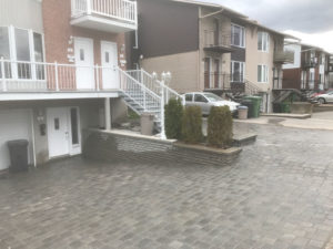 Pose de pavé uni à Montréal-Est - Daniel Robert Terrassement Excavation et Déneigement - Montréal