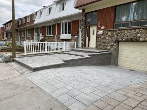 Entré de garage de pavé uni à Montréal-Est - Daniel Robert Terrassement Excavation et Déneigement - Montréal